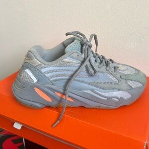 Doesn’t want anymore have to many shoes